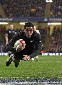 Mils Muliaina Wales NEw Zealand nov 2010 Mils Muliaina Wales NEw Zealand nov 2010
