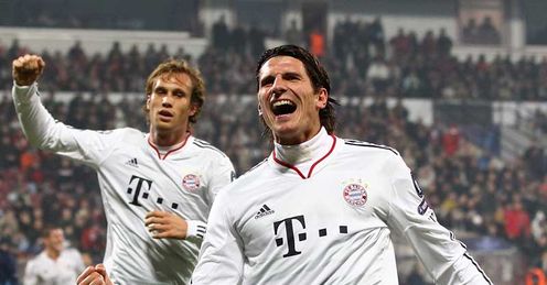 Mario Gomez goal celebration Cluj v Bayern Munich