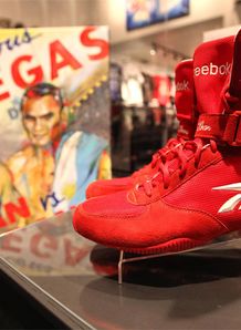 red reebok boxing boots