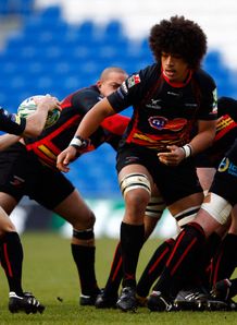 Toby Faletau offloading for Dragons Toby Faletau offloading for Dragons