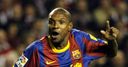 Wenger weighs up Abidal move