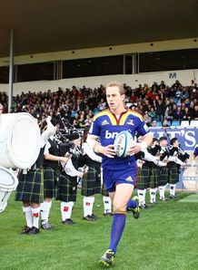 Jimmy Cowan leading out Highlanders Jimmy Cowan leading out Highlanders