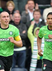 Celtic beat Killie to stay in hunt