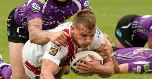 Peter Fox Hull KR crossing for a try against Bradford Bulls May 15 2011 Peter Fox Hull KR crossing for a try against Bradford Bulls May 15 2011