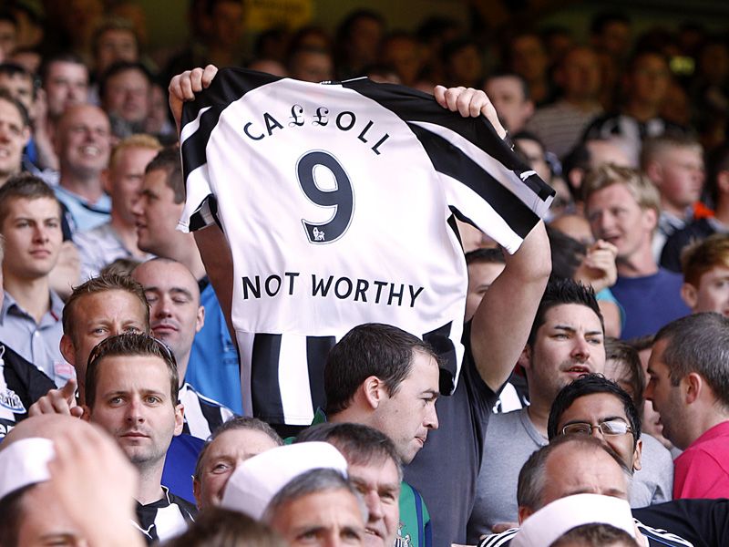 Liverpool-v-Newcastle-Toon-fans-Andy-Carroll-_2591635.jpg