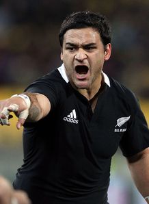 Piri-Weepu-all-blacks-shouting-2011_2630874.jpg