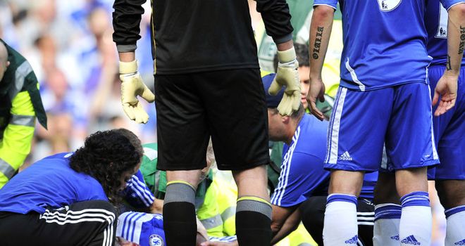 Chelsea-vs-Norwich-Didier-Drogba-Injured_2641950.jpg