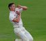 Woakes commits to Warwickshire