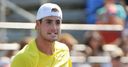 Isner stuns Federer