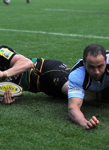 Vasily Artemyev scoring for Northampton Saints