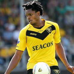 Michael Uchebo: Won't be joining Rangers