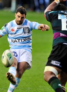 Jonathan Wisniewski kicking for Racing Metro in Heineken Cup