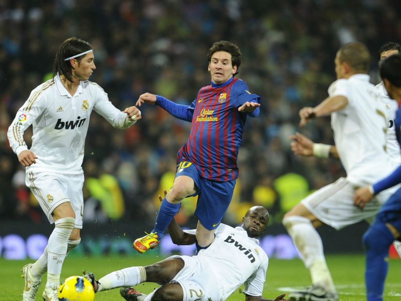 http://img.skysports.com/11/12/800x600/messi-diarra_2689481.jpg