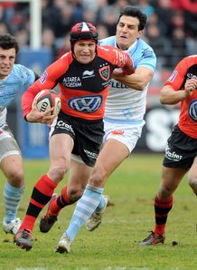 Matt Giteau and Jonny Wilkinson in action for Toulon Matt Giteau and Jonny Wilkinson in action for Toulon