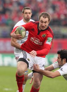 Munster s Johne Murphy C escapes the Castres