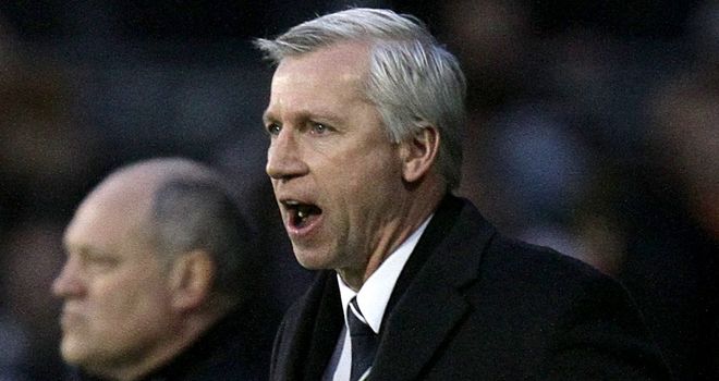 Pardew - New defender can wait | Football News
