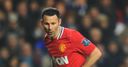 Giggs signs new deal