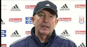Pulis sympathy for Capello