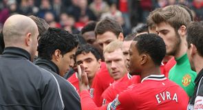 Suarez refuses handshake