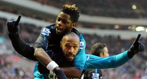 Wenger hails Henry