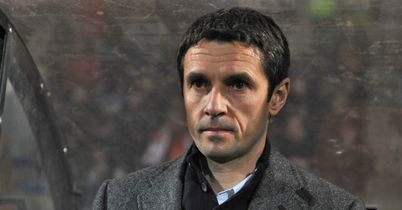 Garde backs Wenger for France