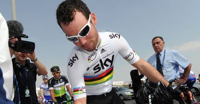 tour-of-qatar-2012-st1-mark-cavendish-signs-i_2713442.jpg