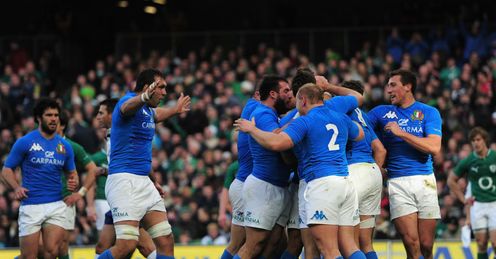 Italy celebrate Sergio Parisses try against Ireland Italy celebrate Sergio Parisses try against Ireland