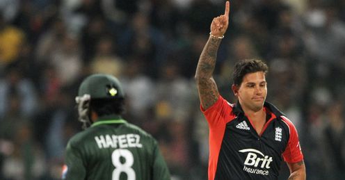 Jade Dernbach England celebrating wicket of Mohammad Hafeez third T20 International Abu Dhabi