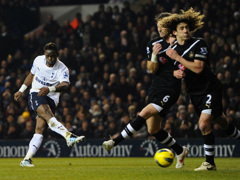 http://img.skysports.com/12/02/800x600/Louis-Saha-second-goal-Tottenham-vs-Newcastle_2717165.jpg