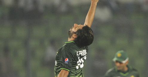 Shahid Afridi celebrates Bangladesh v Pakistan Asia Cup