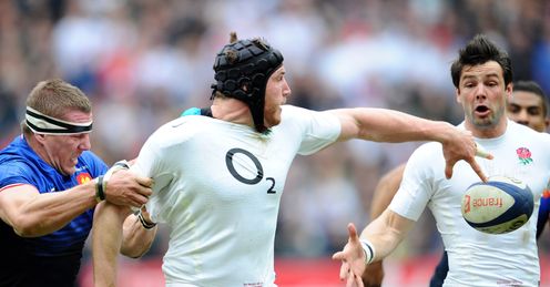 Ben Morgan offloads to Ben Foden