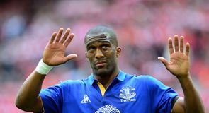 Distin signs Everton deal
