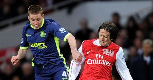 Arsenal v Wigan James McCarthy v Tomas Rosicky
