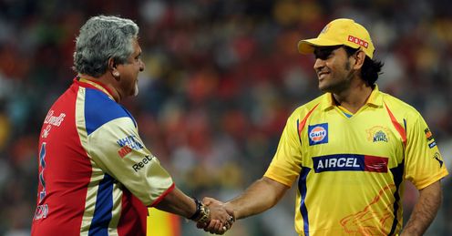 Vijay Mallya and Mahendra Singh Dhoni Bangalore Royal Challengers v Chennai Super Kings M.Chinnaswamy Stadium Bangalore IPL Apr 2012