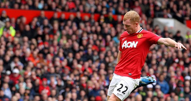 Scholes back for Villa clash