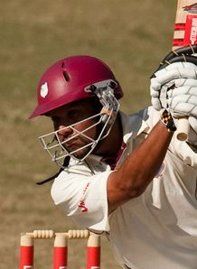 Sarwan sets up Foxes win