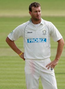 Ervine leads Hampshire home