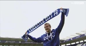 Leicester land Vardy