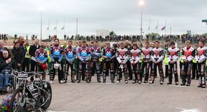 Hammers clear at the top