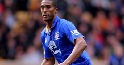 Distin eyes long Everton stay