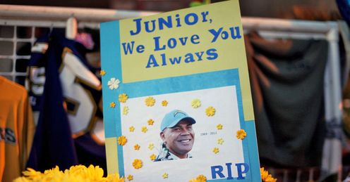 One of the tributes left at a makeshift memorial outside Junior Seau's beach home