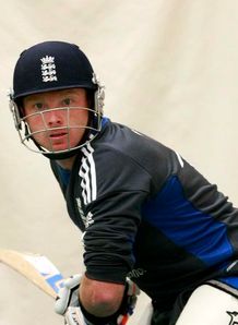 Injury scare for Bell