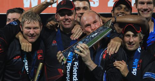 Take a bow: Nixon signs off in style by helping Leicestershire win the 2011 Friends Life t20