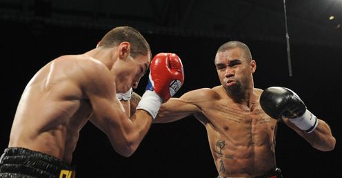 The clash between Quigg and Munroe was halted early in the third round