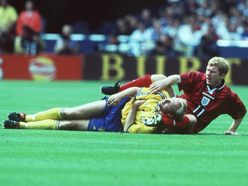 England-Sweden-1998-Paul-Scholes_2780983