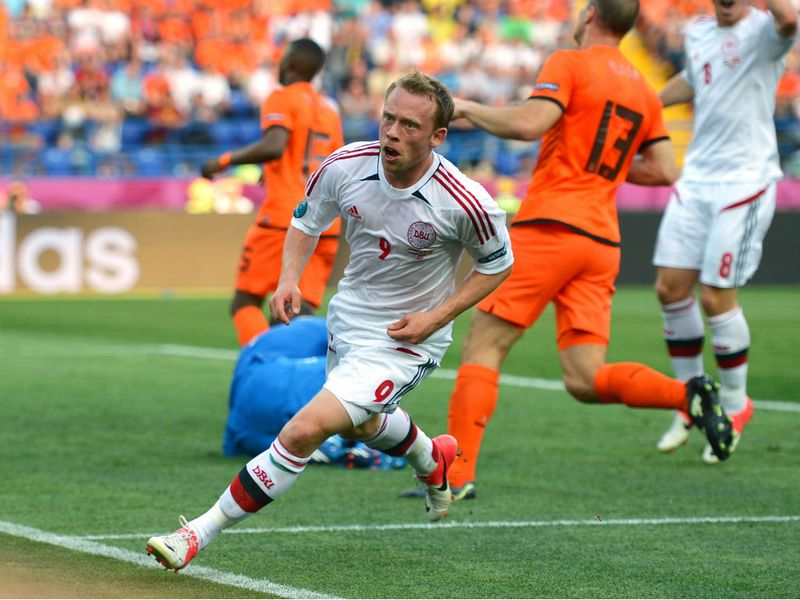 
     Holland 0 Denmark 1  
   