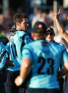 Sussex top despite abandonment