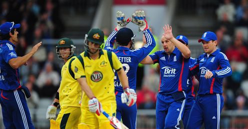Stepping up: Tredwell takes the plaudits after removing David Warner at Old Trafford
