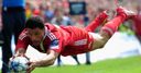 Howlett forced to retire
