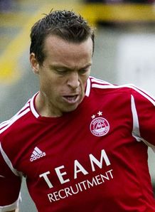 Rae strike sees Dons past Hibs